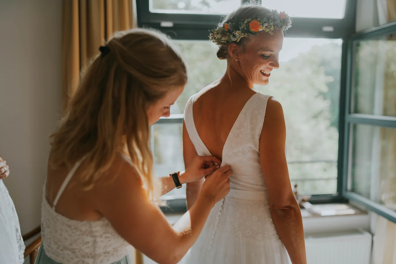 Getting Ready der Braut am Hochzeitsmorgen