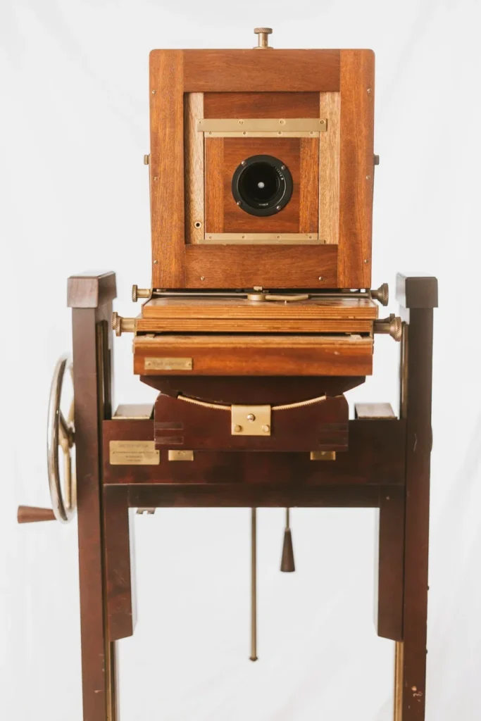 Holz-Balgenkamera der Fotobox von vorne